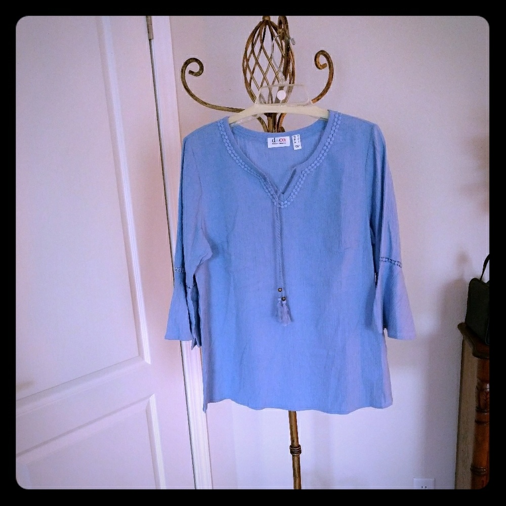 Denim and company blouse w/ flared sleeves